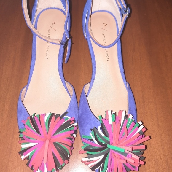 Anthropologie Shoes - Anthropologie Sandal Pom Pom Fringe Size 6M Low Heeled